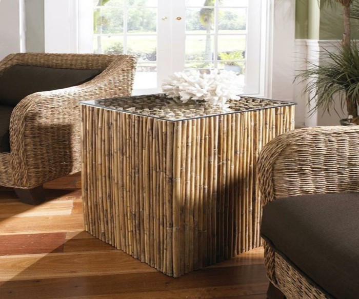 deco-bambou-meubles-pour-le-salon-ou-la-terrasse-fauteuils-table-grande-fenetre