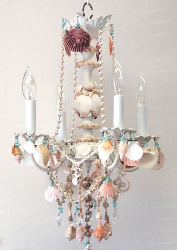decoration-coquillage-mer-lustre-marin-en-cristaux-et-perles