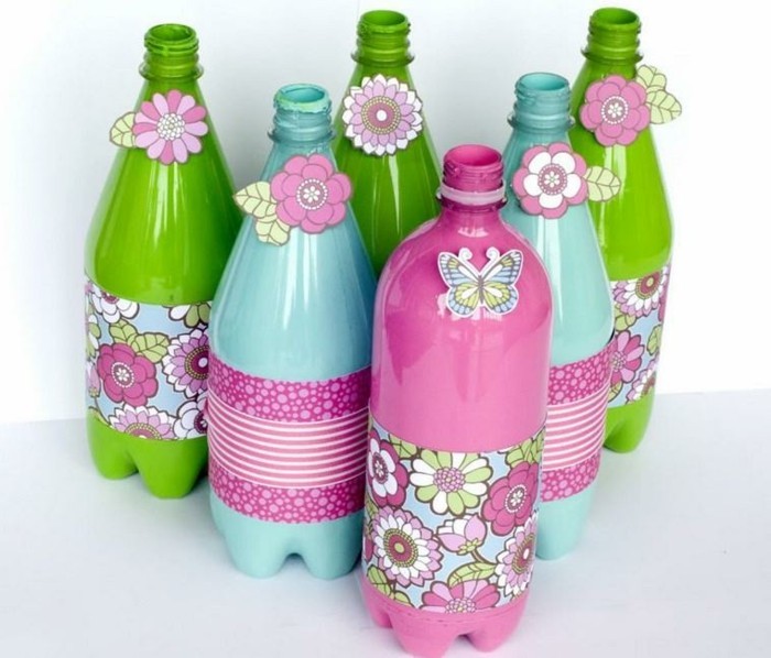 des-bouteilles-en-plastique-transformees-en-pieces-decoratives-recyclage-bouteille-plastique