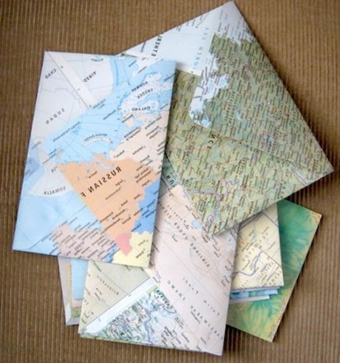 des-enveloppes-faites-de-papier-de-vieilles-cartes-geographique-fabriquer-une-enveloppe-soi-meme