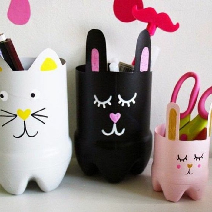 des-pots-a-crayons-recyclage-bouteille-plastique-decoration-bouteilles-chats