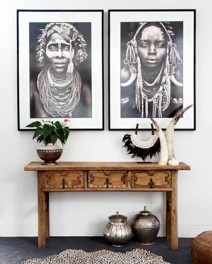 decoration-africaine-table-de-bois-femmes-plantes-cornes