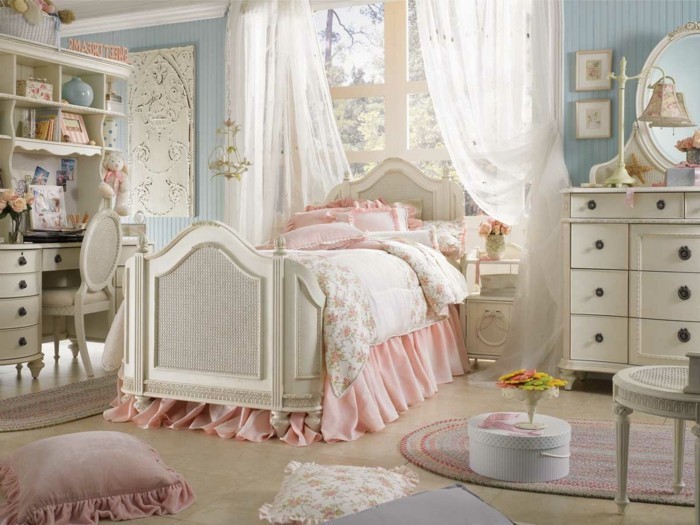 decoration-shabby-chic-chambre-fille-coussins-roses-peluches