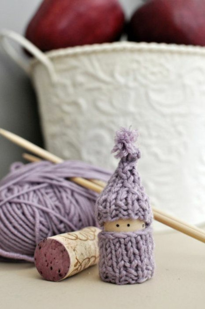 figurine-bouchon-liege-crochet-violet
