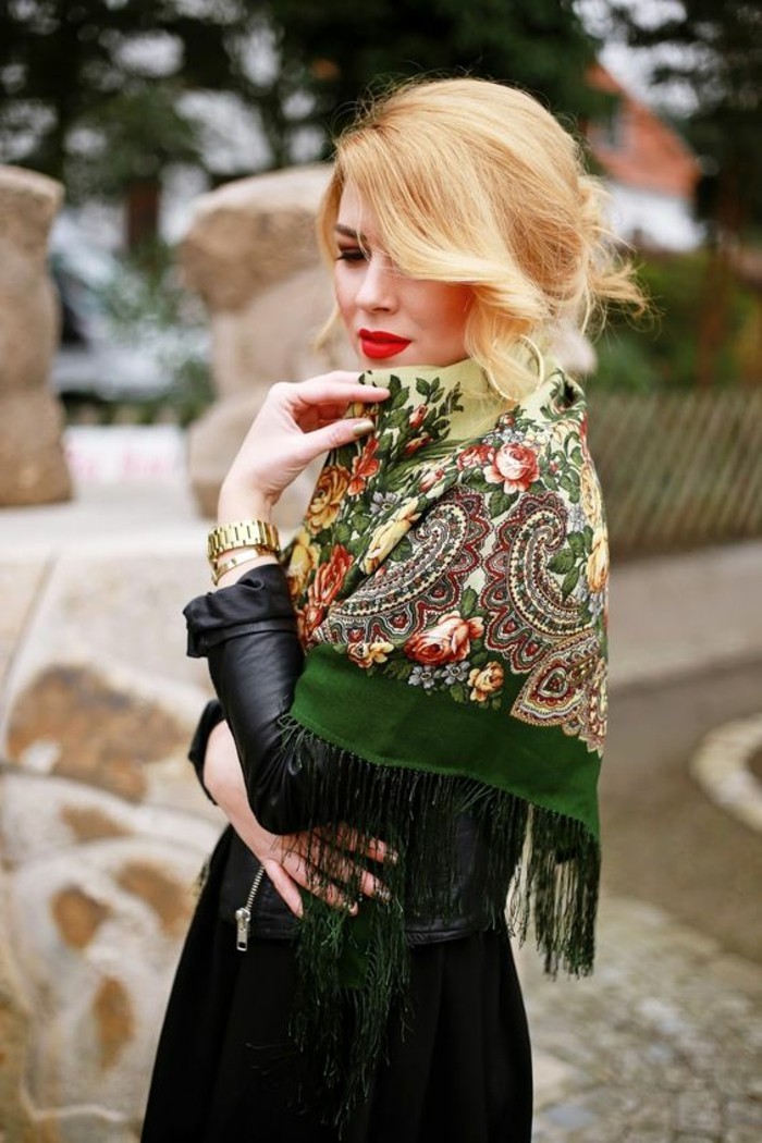 Grand foulard coloré style russe slave pour femme avec frange