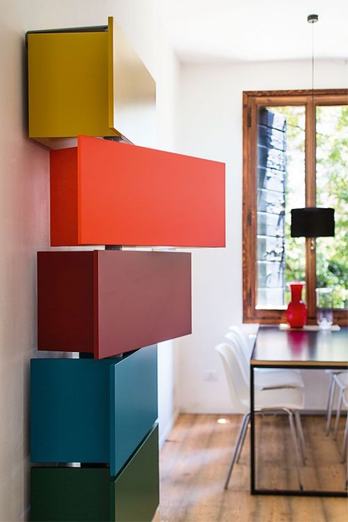 meuble-colonne-rangement-design-couleurs-etagere-cuisine-pivotante