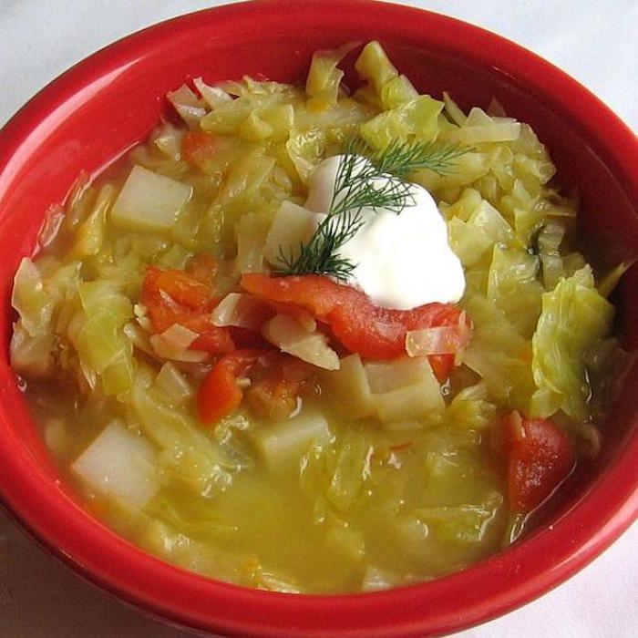 recettes-soupes-recette-potage-original-soupe-aux-choux-tradition-est-pologne-russie