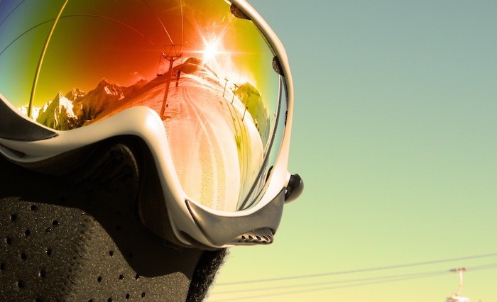 reflection-in-ski-goggles-masque-photochromique-lunettes-ski