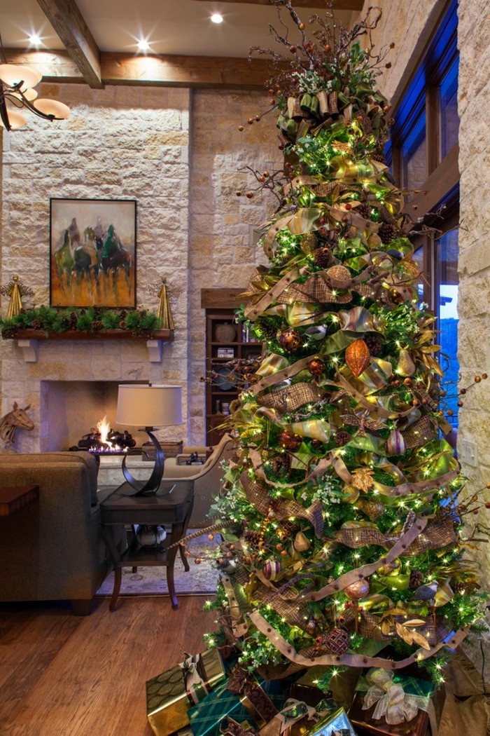 Décorer l'arbre de Noël avec jolies jouets splendide-decoration-noel-sapin-elegant-tine-superbe-decoration-arbre-de-noel-nouvel-an