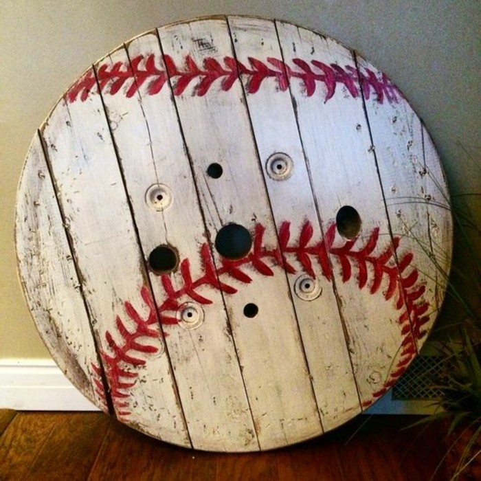 suggestion-touret-deco-une-piece-decorative-pour-les-amateurs-du-baseball-resized