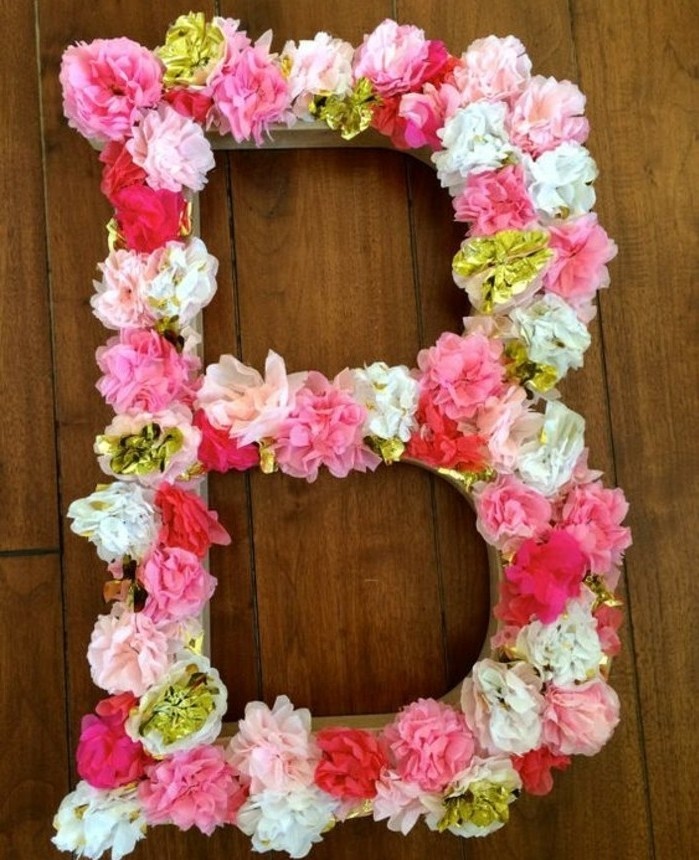 une-belle-surprise-pour-votre-bien-aimee-fleur-en-papier-de-soie-plusieurs-fleurs-qui-composent-la-lettre-b-monogramme-fleurie