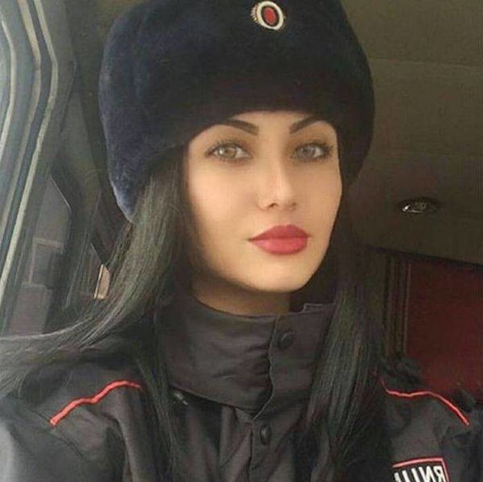 ushanka-uchanka-femme-russe-chapeau-russie