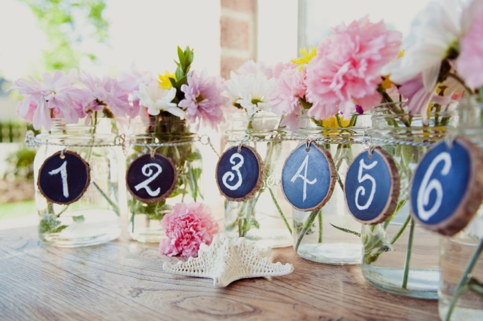 1que-faire-avec-des-pots-de-yaourt-en-verre-décoration-mariage-fleurs-numéro