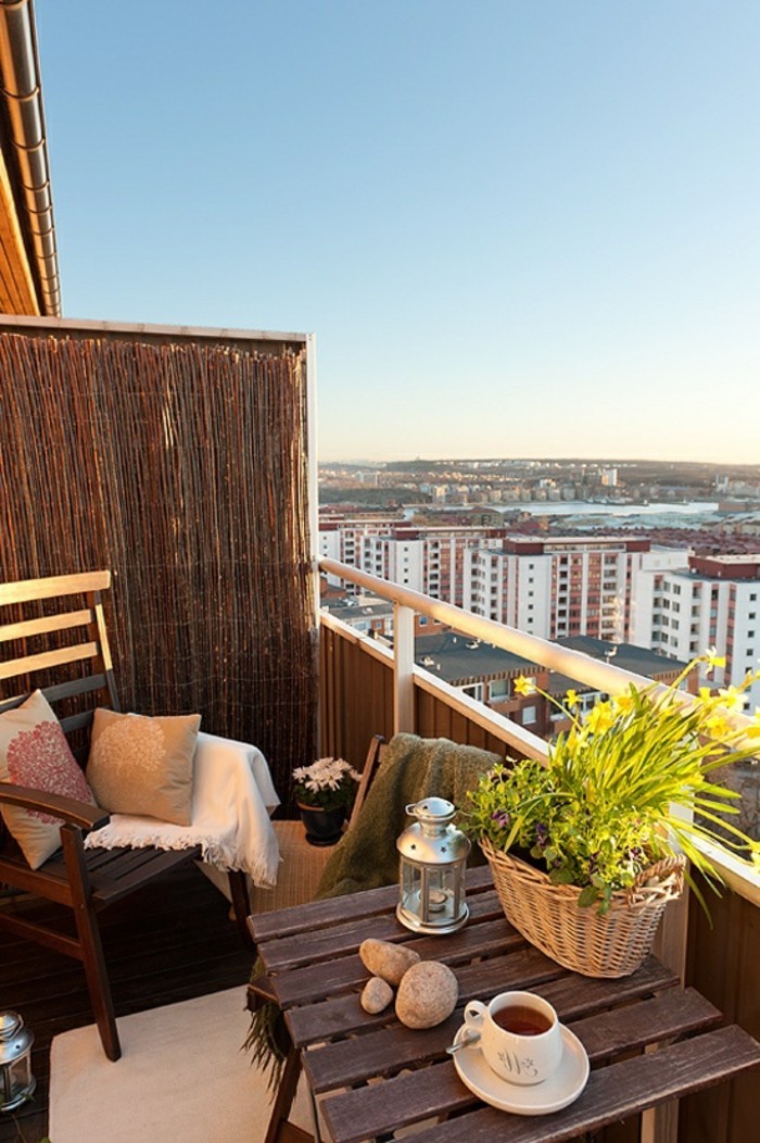 amenager-son-balcon-petit-balcon-derniere-etage-belle-vue-urbaine
