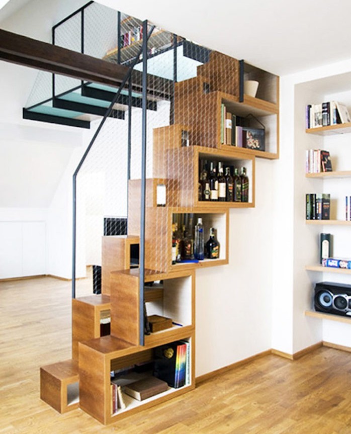 bibliotheque-escalier-bois-design-cube-de-rangement-modulable-etagere-separation-de-piece