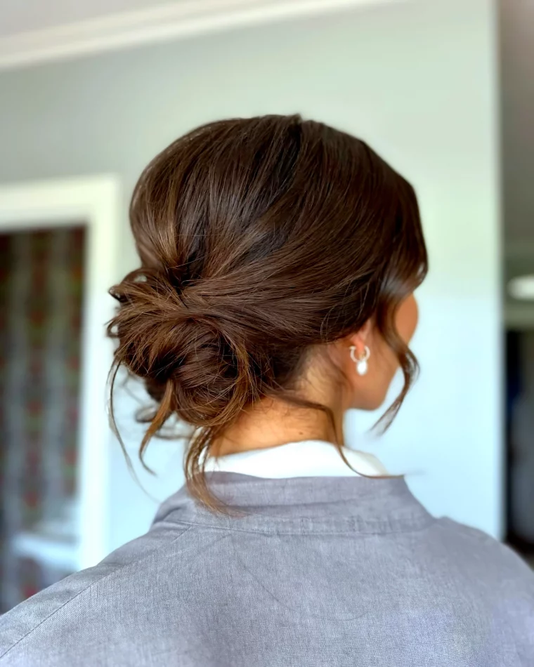 chignon decoiffe facile a realiser femme cheveux bruns