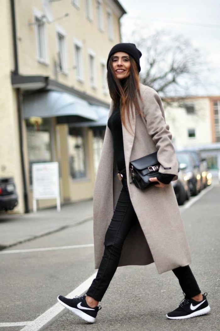code-vestimentaire-tenue-casual-moderne-bonnet-baskets-pantalon-noir