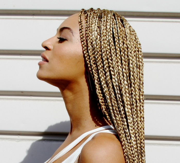 coiffure-tresse-africaine-beyonce-confidence-féminine-cheveux-blonds