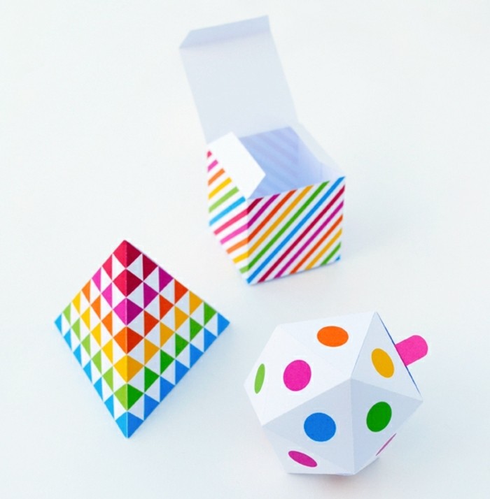 comment-faire-une-boite-en-papier-multicolore-patron-boite-en-papier-et-exemple-pliage-pour-fabriquer-une-boite-cadeau