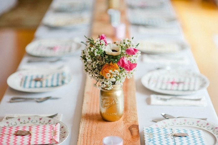 cool-idee-deco-table-mariage-theme-mariage-pastel-longue-table