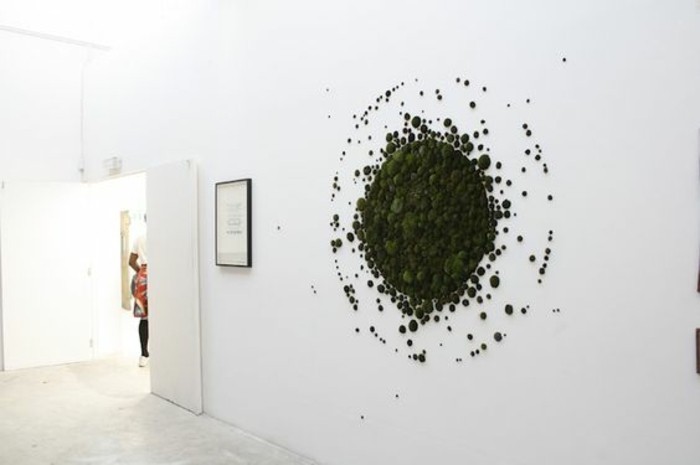 creation-en-mousse-vegetale-graffiti-art-artistes-contemporains