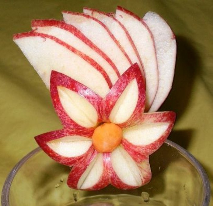 deco-fruit-étoile-tombante-avec-pomme-ciselée