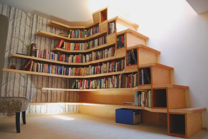 etageres-escaliers-bibliotheque-escalier-en-bois-marches-rangements-livres-etageres-murales