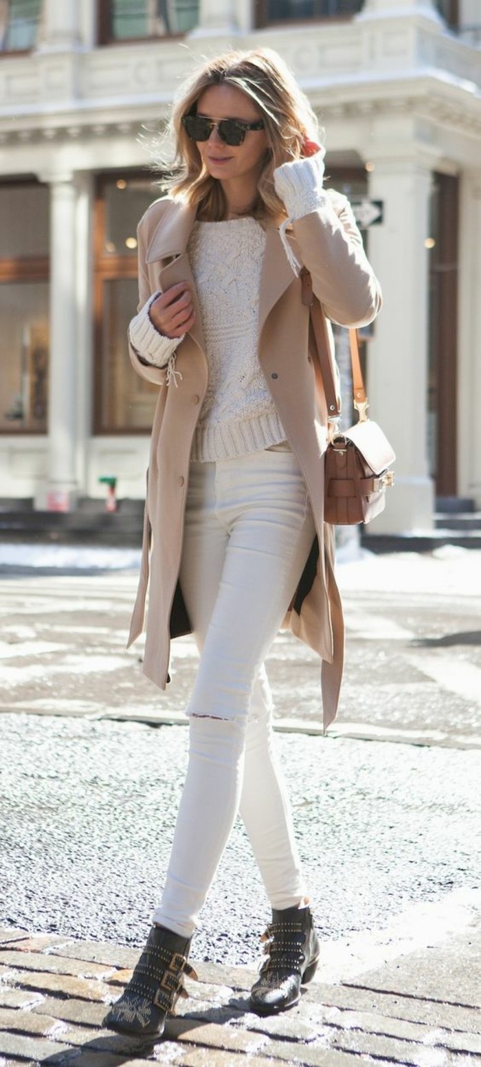 facon-de-s-habiller-comment-savoir-bien-s-habiller-pull-blanc-manteau-beige-bottines