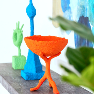 idee d objet deco avec du papier mache couleur orange bleu et vert