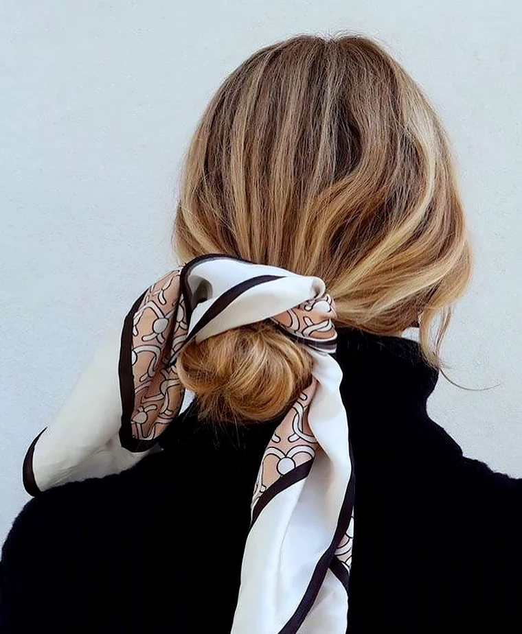 idee de coiffure chignon avec un foulard