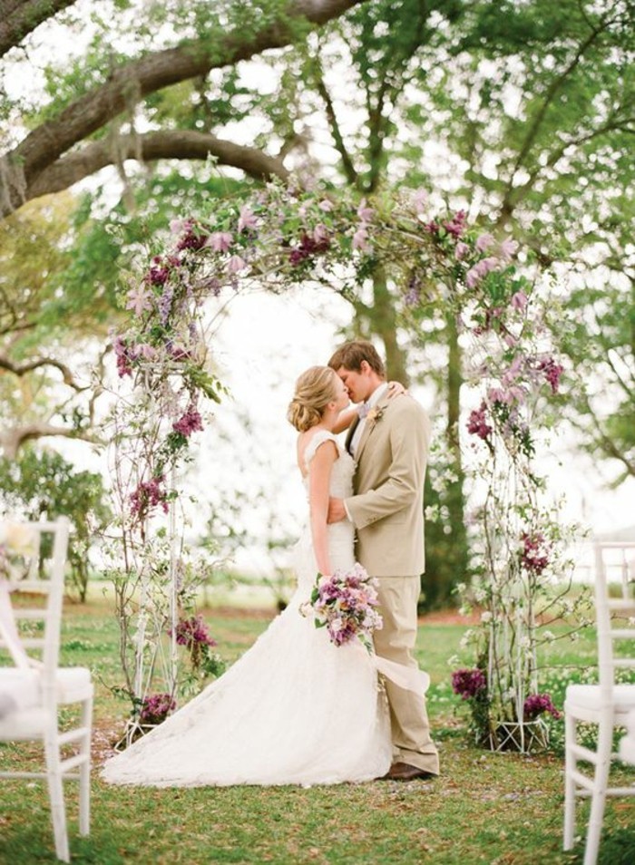 jolie-arche-florale-mariage-jardin-déco-romantique