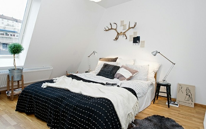 linge-de-lit-en-noir-et-blanc-tapis-gris-anthracite-stratifie-couleurs-claires-couleur-mur-blanche-decoration-scandinave