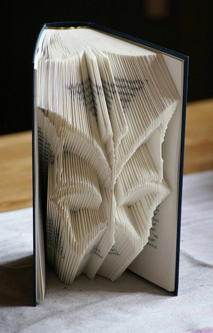livres-pliés-papillon-créé-à-partir-de-livres