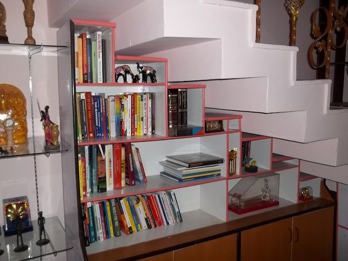 meuble-rangement-pour-sous-escaliers-avec-cube-placard-bibliotheque