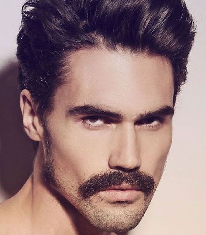 moustache année 80 7à barbe homme tailler couper coupe hipster pompadour