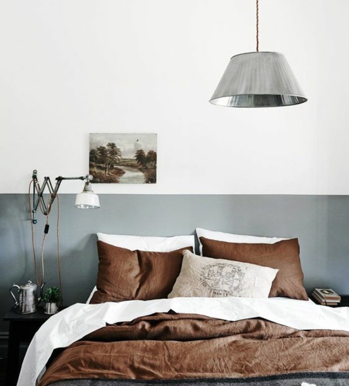mur-en-gris-et-blanc-suspension-scandinave-et-linge-de-lit-en-gris-marron-et-blanc-idee-comment-amenager-une-chambre