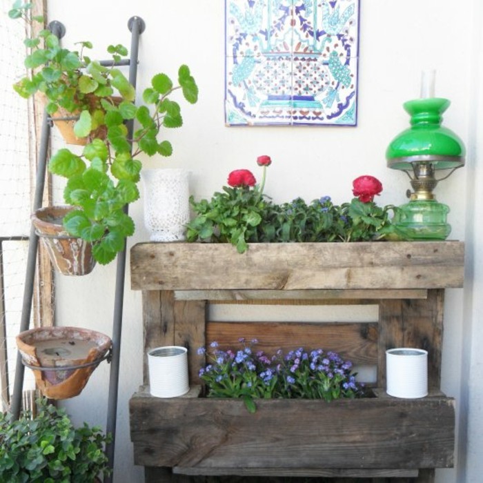 mur-vegetal-palette-pour-le-balcon-idee-simple-a-realiser