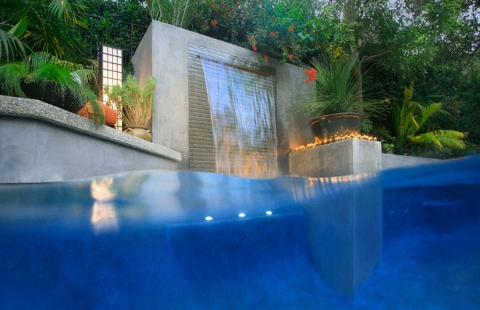 piscine-de-reve-lame-d'eau-avec-des-lumières-artificielles