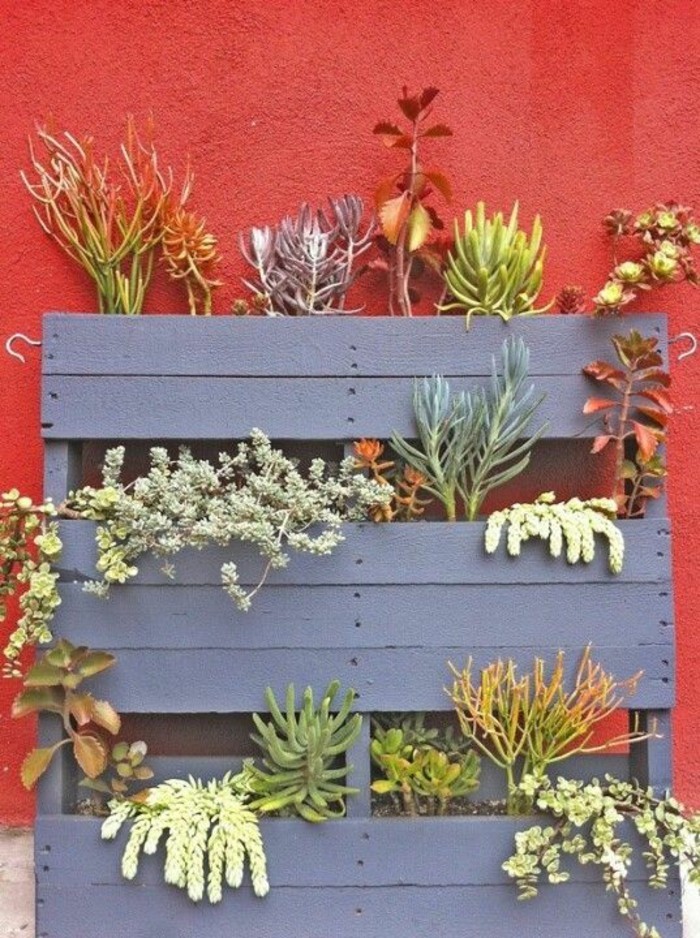 recycler-une-palette-mur-vegetal-en-palette-idee-originale