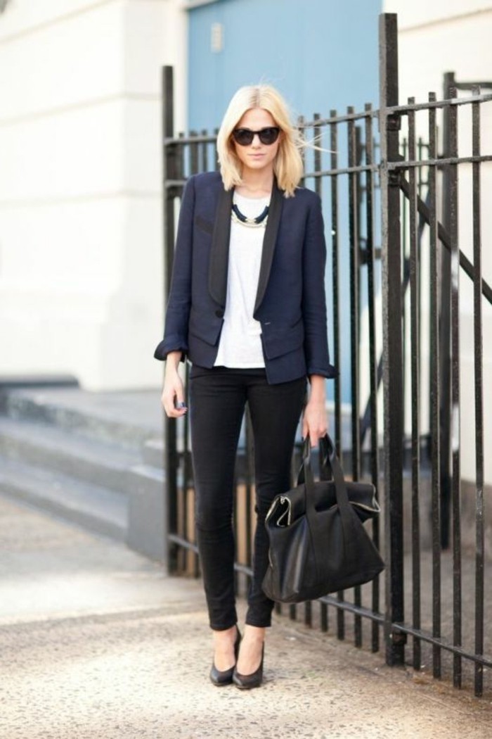 tenue-professionnelle-femme-élégance-air-d'affaire-couleurs-foncées-contraste-avec-une-chemise-blanche