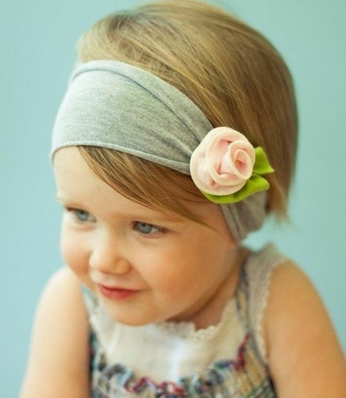 une-fleur-en-tissu-decoration-bandeau-de-tete-coiffure-petite-fille-accessoire-cheveux-enfant