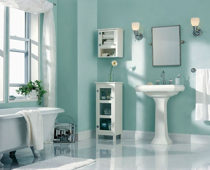 accessoire-salle-de-bain-deco-moderne-en-blanc-et-turquoise-miroir-étagère