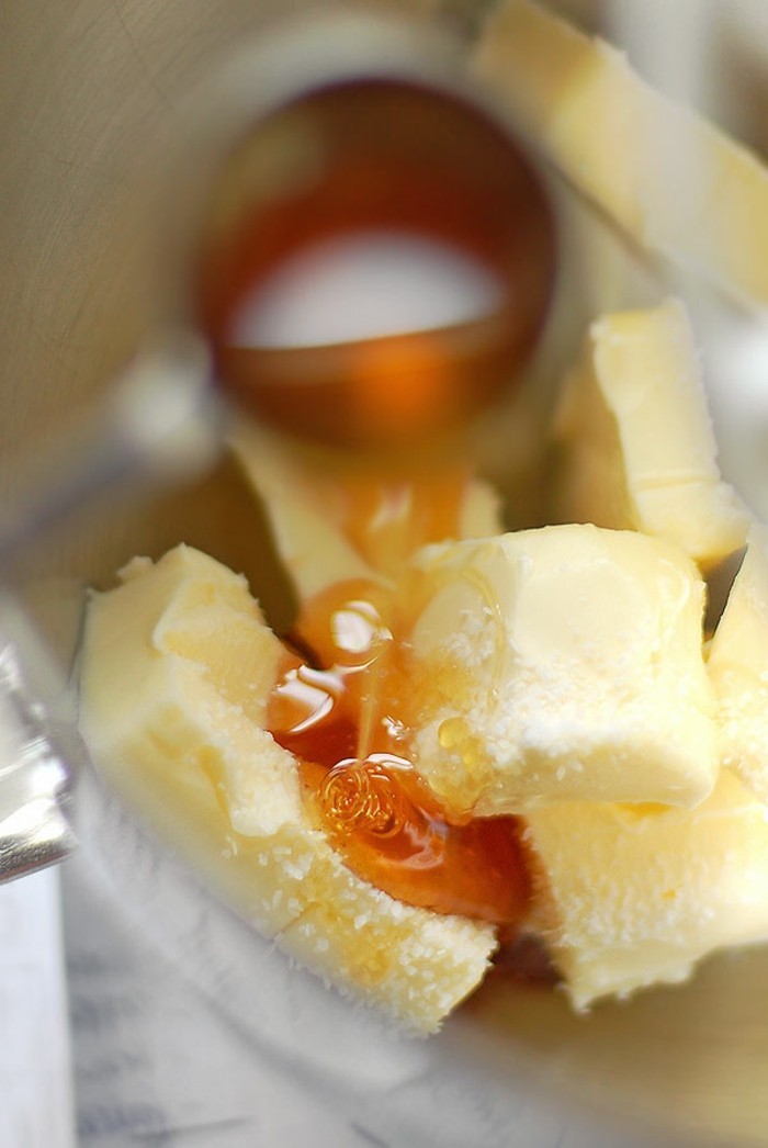 cannelle-calorie-beurre-miel-recette-facile-délicieuse-mélanger