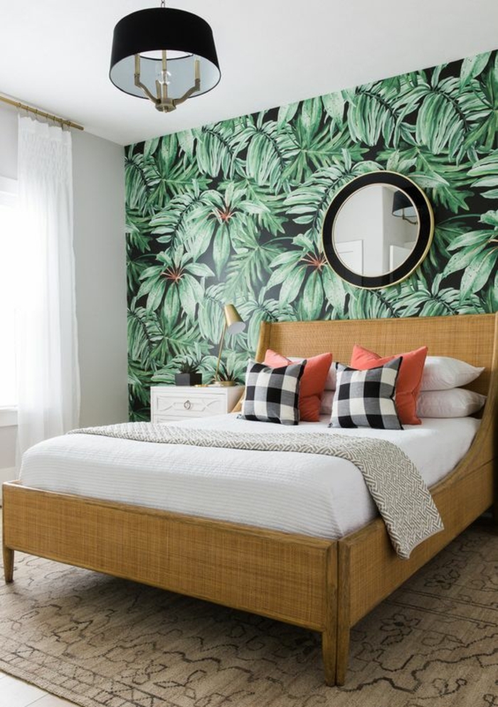chambre-à-coucher-élégante-déco-blanc-et-beige-papier-peint-jungle