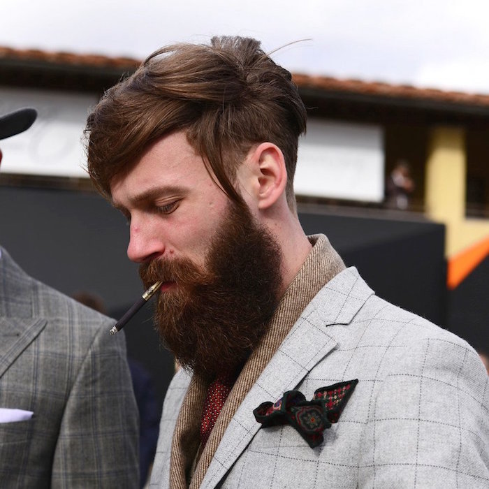 coiffure homme tendance dégradé progrsseif et barbe hipster
