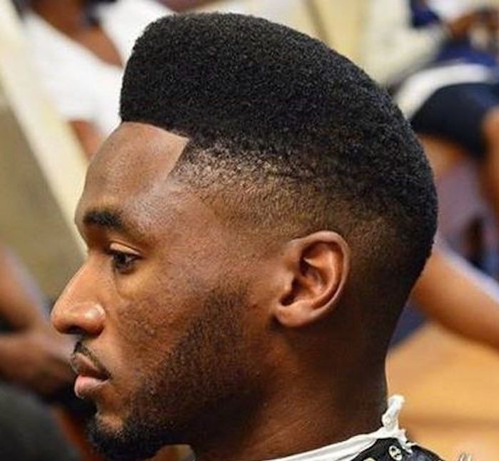 coupe de cheveux homme noir vintage afro en fondu