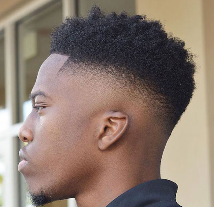 coupe homme afro degrade bas cheveux frisés 