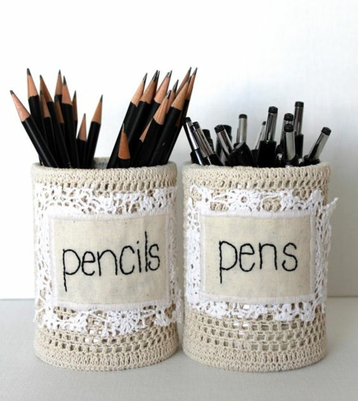 deco-boite-conserve-enveloppée-de-laine-et-décorée-d-une-dentelle-et-d-une-broderie-personnalisée-rangement-pour-crayons-et-stylos
