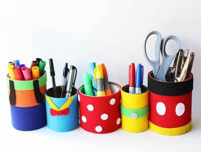 deco-boite-conserve-pot-a-crayon-customisé-avec-des-bandes-de-tissu-idée-comment-créer-un-rangement-bureau-soi-meme