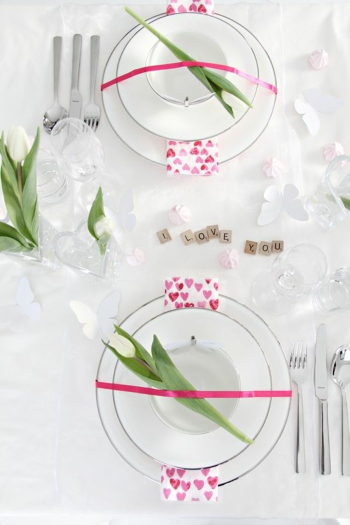 dresser-une-table-romantique-décoration-repas-saint-valentin